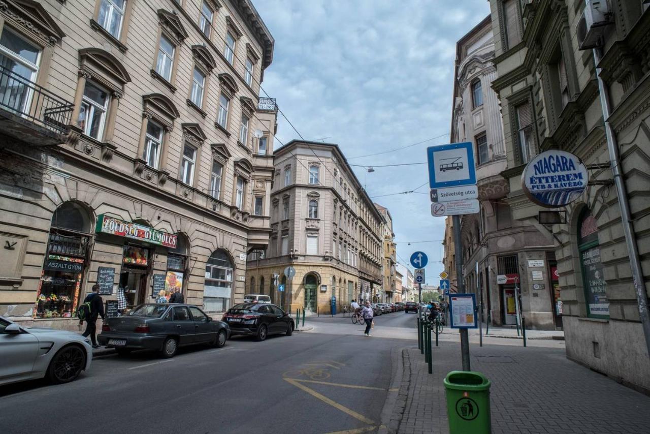 Comfy, Renewed 3 Bedroom Apt In Center Budapest Exterior photo